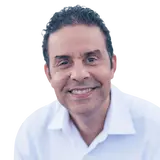 Peter Nieves