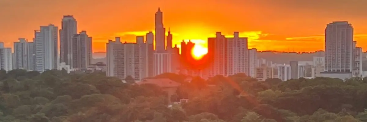 My photo of Panama City at sunset, cut to Bluesky's banner, 3:1 (3,000 × 1,000)