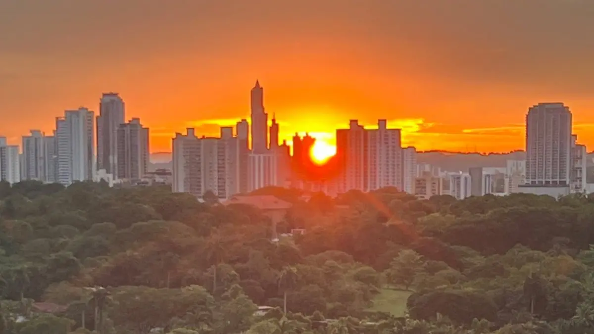 My photo of Panama City at sunset, cut to a YouTube video thumbnail (3,840 × 2,160)