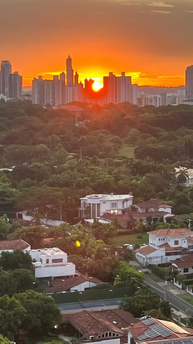 My photo of Panama City at sunset, cut to TikTok's full-screen, 9:16 (1,080 × 1,920)