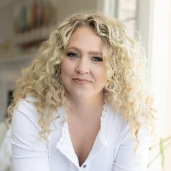 Julie Chenell