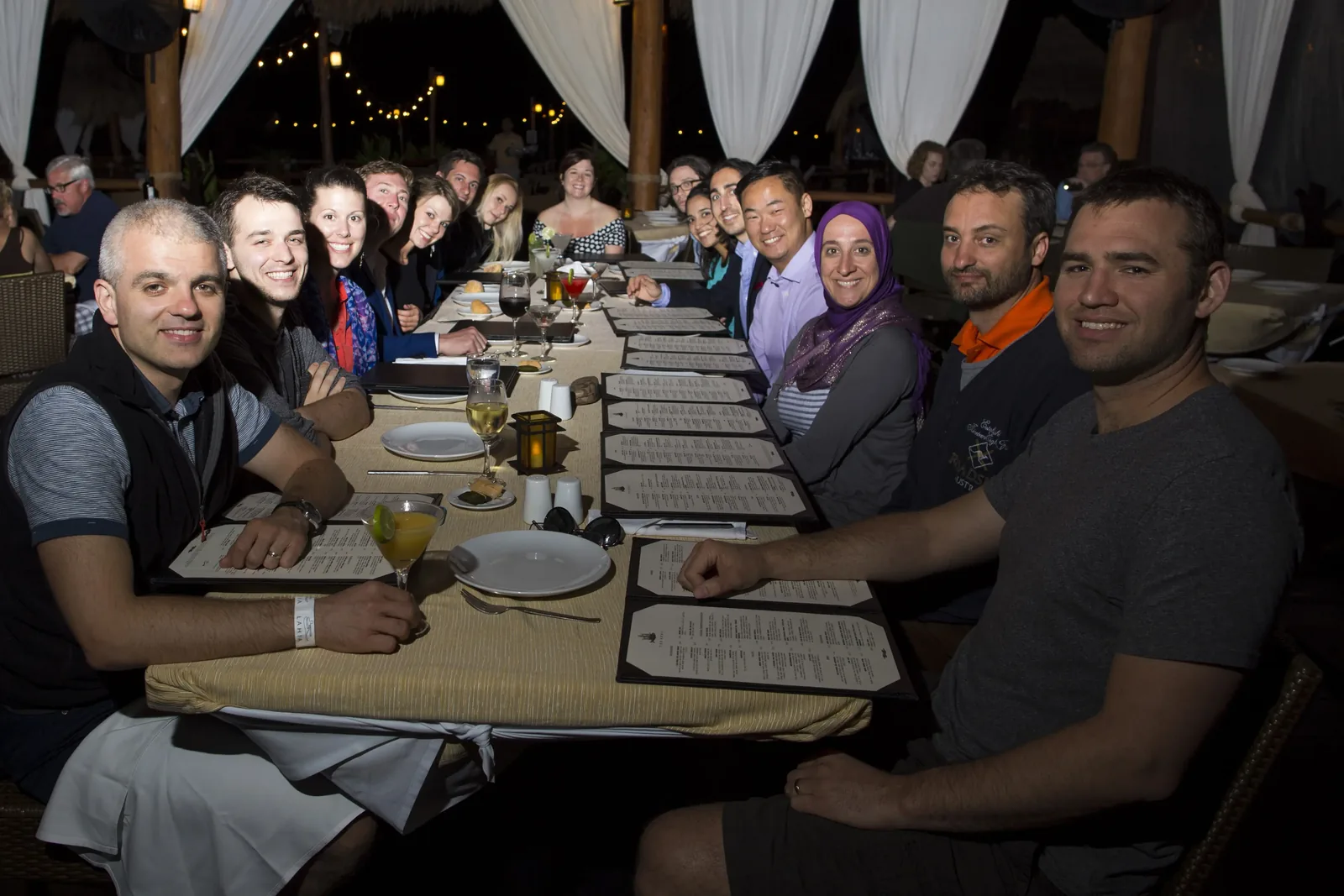 How to build relationships with influencers - mastermind dinner in Cancun by Navid Moazzez