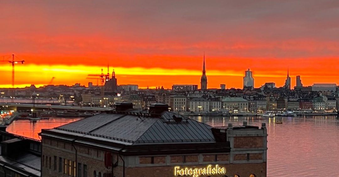 My photo of Stockholm at sunset, over Fotografiska, cut to Instagram's landscape post, 1.91:1 (1,080 × 566)