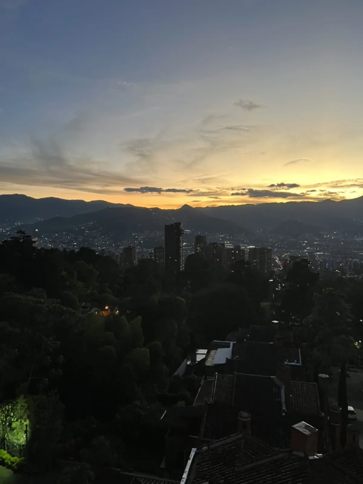Golden dusk over the Medellín valley, July 18, 2023